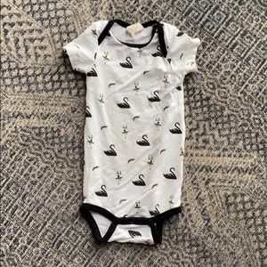 Kyte Baby bodysuit in Swan Lake print
